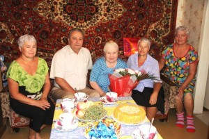Александр Алексеев с Захаровой АП и её родными 17 августа 2013