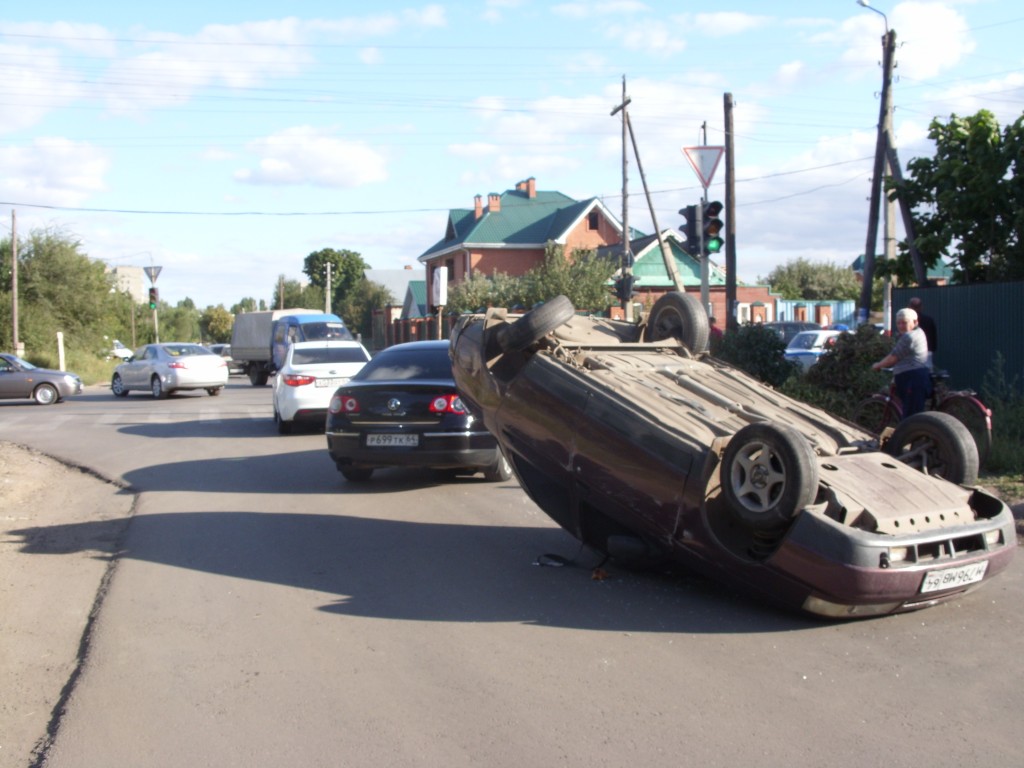ДТП_комарова_перевернулась десятка_2