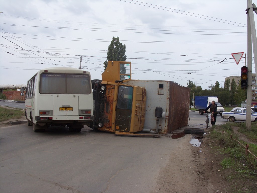 ДТП_вокзальная_камаз_паз_2