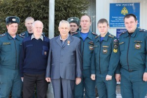 МЧС_Балаково_ветеран и сотрудники