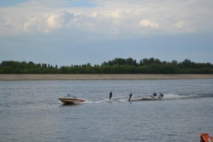 водные лыжи