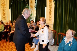 Вручение медалей_мальцева_алексеев