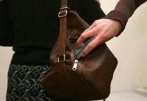 кража в автобусе_кража телефона