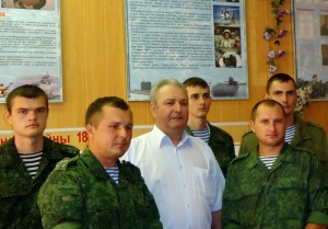 Глава БМР АИ Алексеев с офицерами батальона