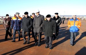 Делегация во главе с Валерием Радаевым на новом мосту