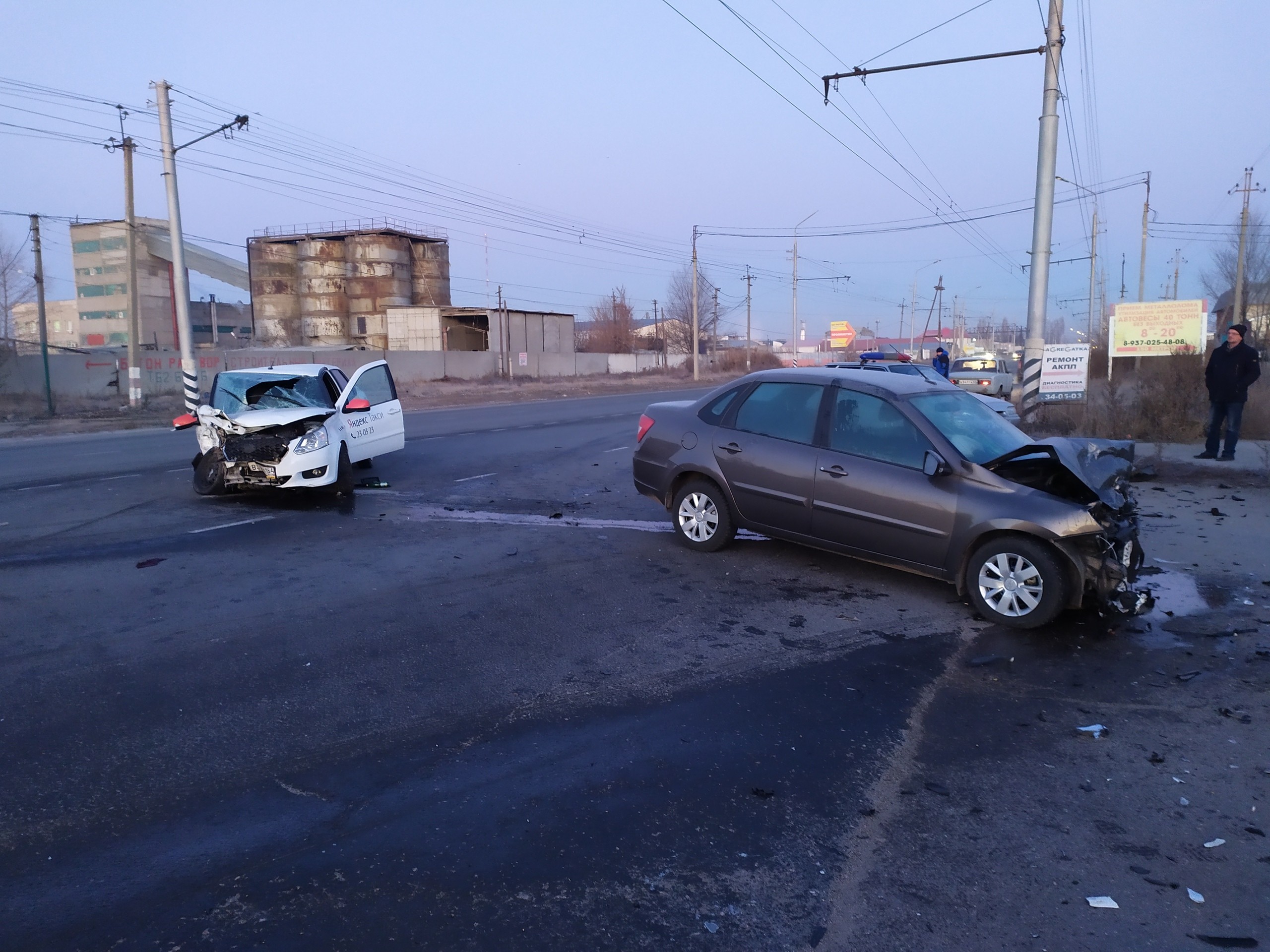 Саратов последние новости на сегодня события происшествия. Столкновение машин в Балаково.