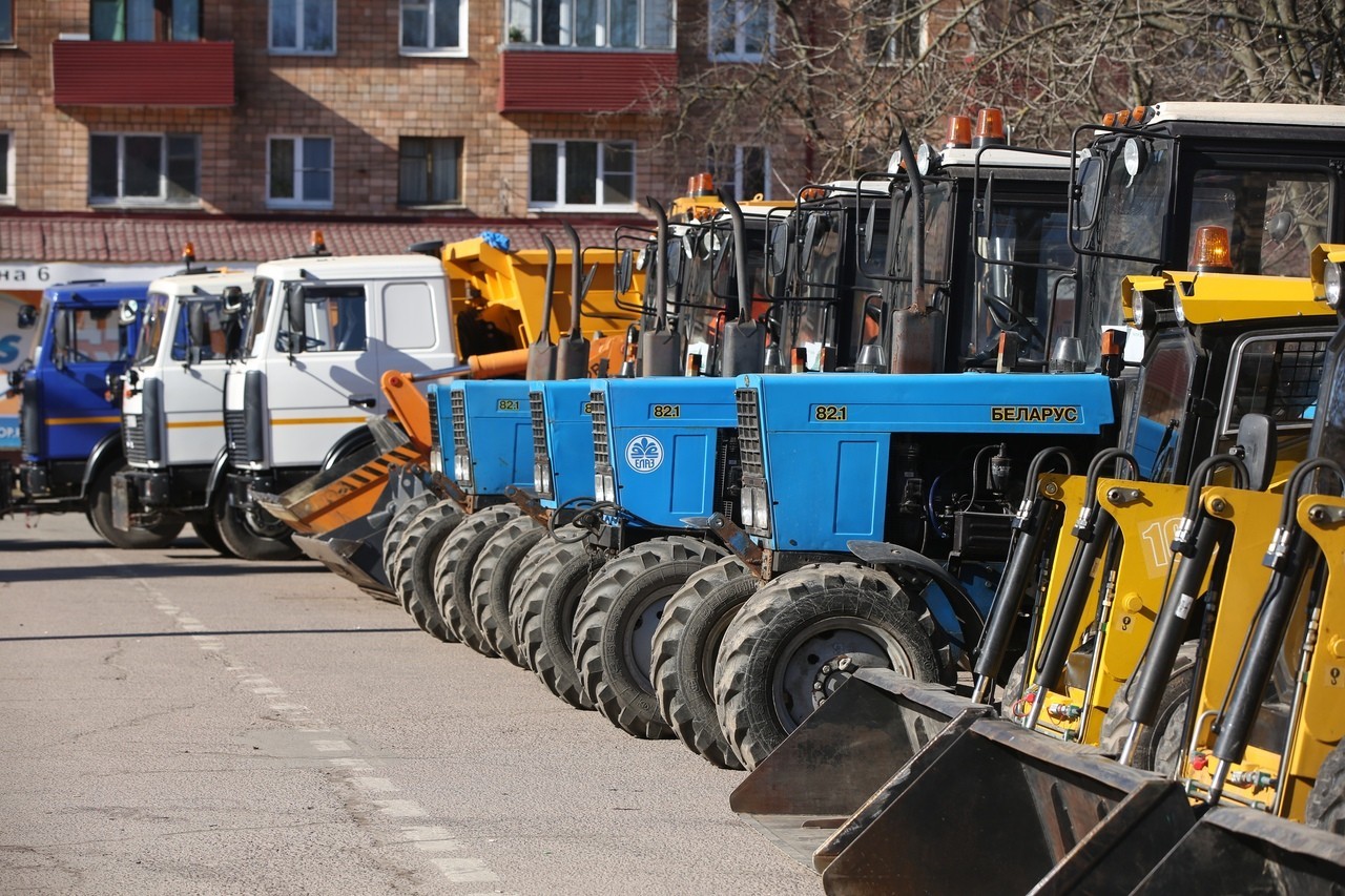 дорожная техника в москве