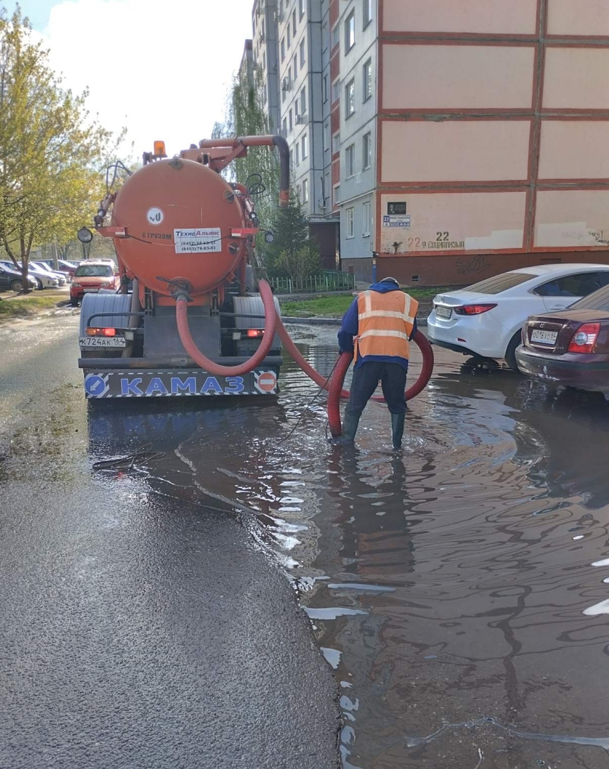 В Балакове в работах по благоустройству города сегодня задействована 61  единица техники и 108 рабочих Комбината благоустройства | 26.04.2023 |  Балаково - БезФормата