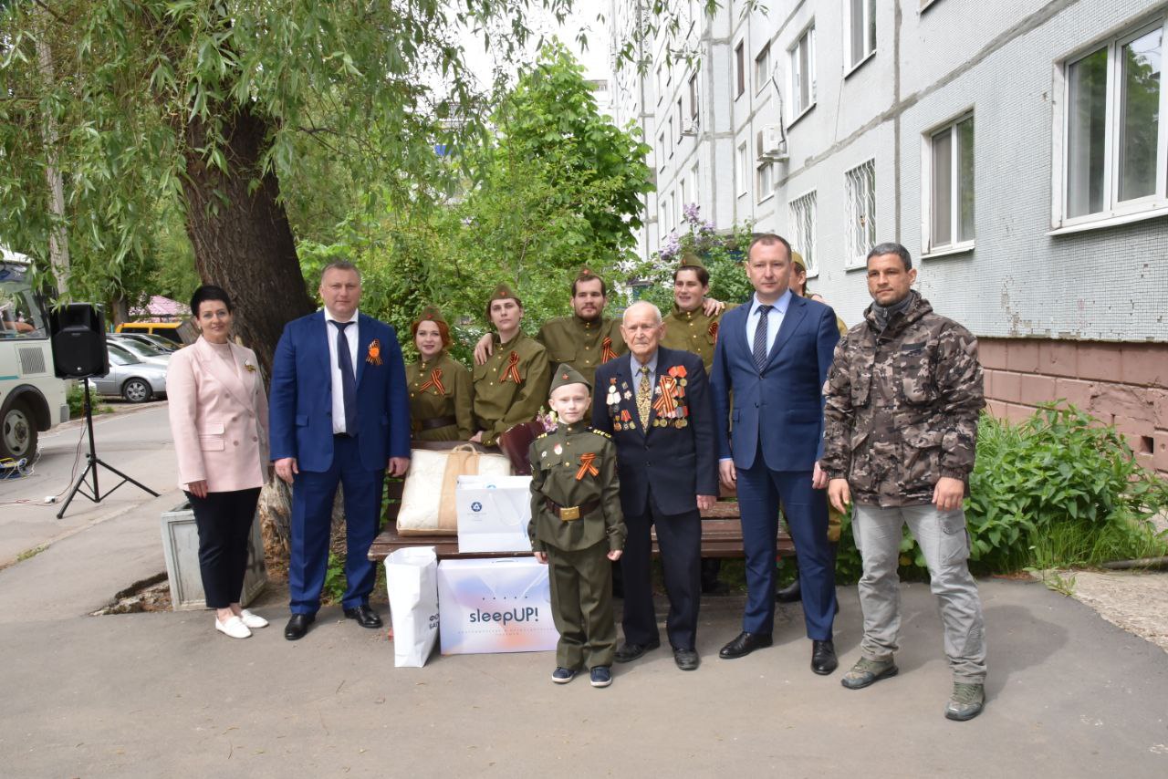 Глава БМР Сергей Грачёв поздравил с Днем Победы участника Великой  Отечественной войны Дмитрия Сергеевича Ситникова | 10.05.2023 | Балаково -  БезФормата