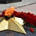 Сегодня, в День памяти и скорби, балаковцы возложили цветы к Обелиску памяти балаковцам, погибшим в годы Великой Отечественной войны