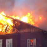 Вчера в Балаковском районе сгорел дом в поселке Новониколаевский на Первомайской улице