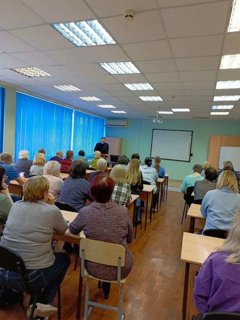 В рамках профилактики дистанционных мошенничеств в балаковской СОШ №28  состоялась встреча с представителем полиции - Балаково 24 - информационный  портал города Балаково