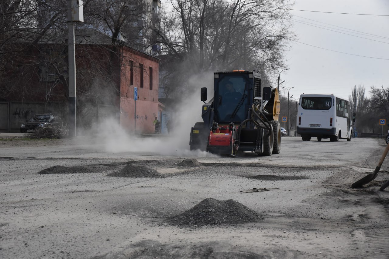 В городе Балаково продолжается текущий ремонт дорог горячей  асфальтобетонной смесью - Балаково 24 - информационный портал города  Балаково