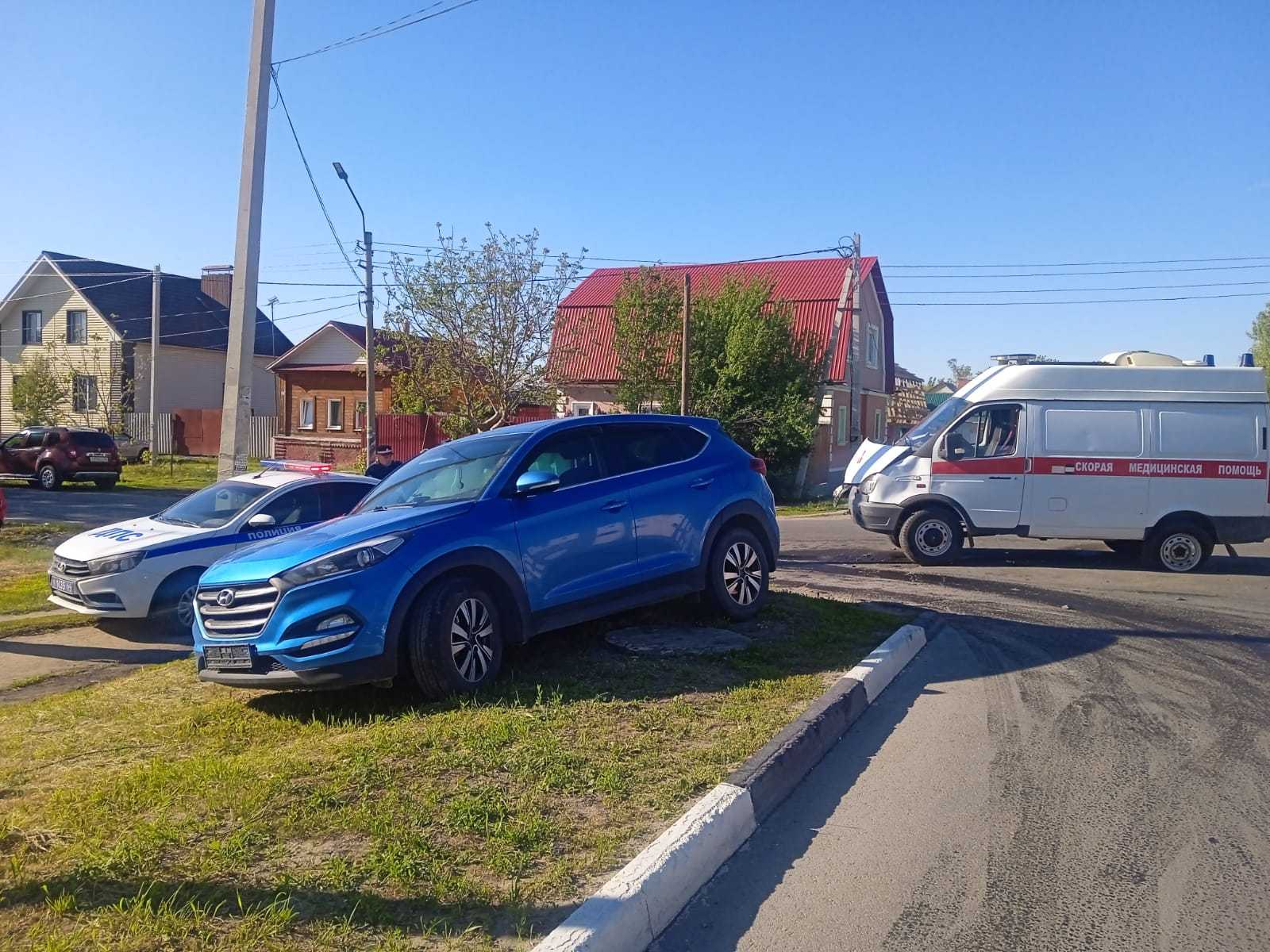 Сегодня в Балакове при столкновении Hyundai Tucson с каретой скорой помощи  пострадали три пассажира скорой медицинской помощи - Балаково 24 -  информационный портал города Балаково