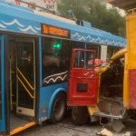 В Саратове в столкновении троллейбуса с грузовиком пострадали 11 человек