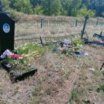 В поселке Новониколаевский Балаковского района неизвестные варвары разрушили могилы на кладбище