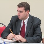 Александра Анидалова отстранили от должности председателя думского комитета и лишили депутатской зарплаты