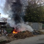 Вчера в Балакове произошел пожар у дома 55 на улице 20 лет ВЛКСМ — горел мусор