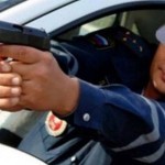 Сотрудники ГИБДД применили табельное оружие чтобы остановить тонированную “девятку”