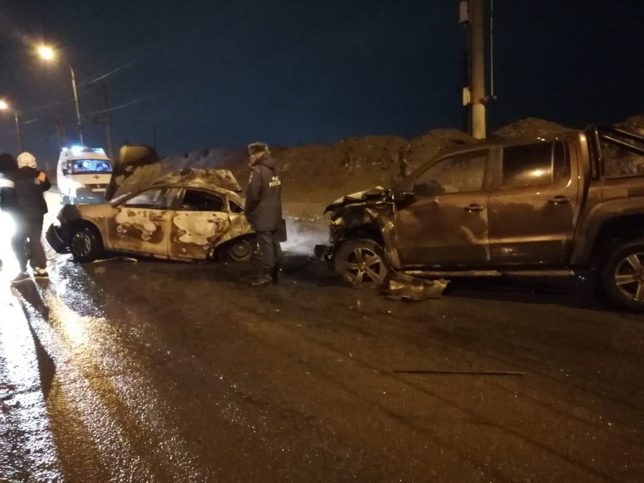 Вчера н. ДТП В Балаково вчера на Шлюзовом мосту. Авария на Шлюзовом мосту Балаково вчера. ДТП Балаково Шлюзовой мост. ДТП на Шлюзовом мосту в Балаково сегодня.