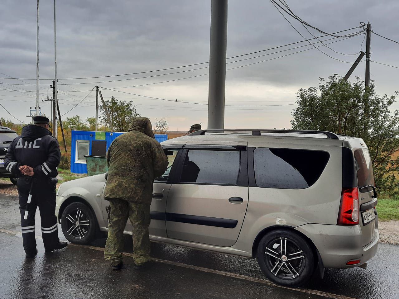 Пройти границу казахстан. Мобилизованные россияне на границе с Казахстанам. Механики водители. Мобильные мобилизационные пункты. Мобилизированный полицейский.